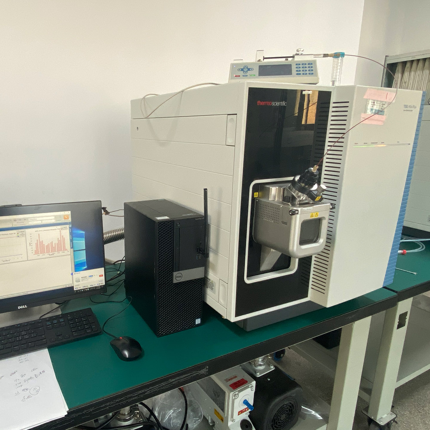 Thermo Scientific TSQ Altis Plus 整机 + 工作站 + 显示器 实拍