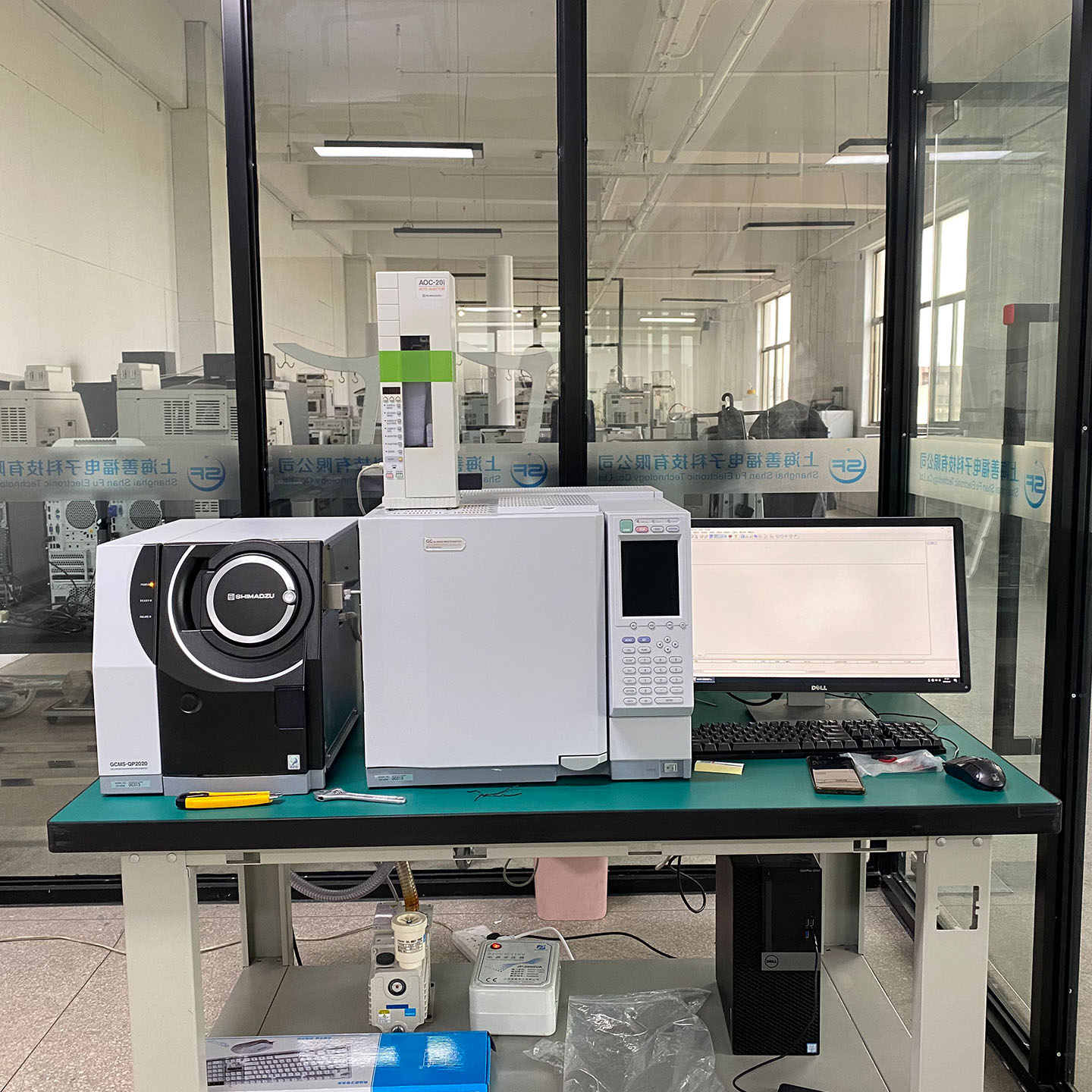 岛津 GCMS-QP2020 气质联用仪 + Shimadzu GC-2010 Plus 气相色谱仪 整机实拍