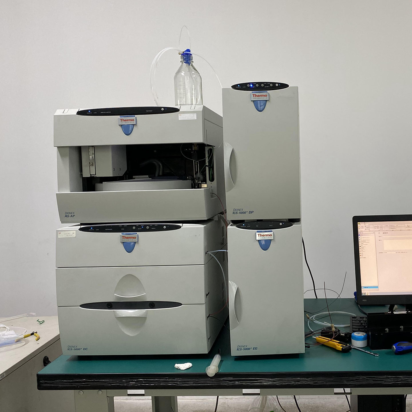 Thermo Scientific ICS-5000+ 高压离子色谱系统 整机堆叠 联机检测实拍