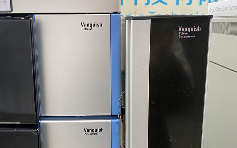 赛默飞 Vanquish UHPLC 液相色谱系统 铭牌特写 Thermo Scientific Vanquish UHPLC 液相色谱系统 铭牌特写