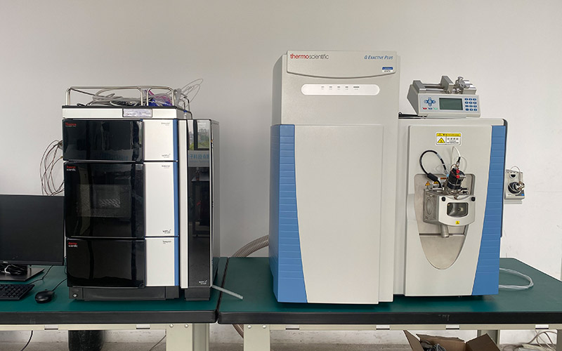 Thermo Scientific Q Exactive Plus 与 Vanquish UHPLC 组成的液质联用系统 整机